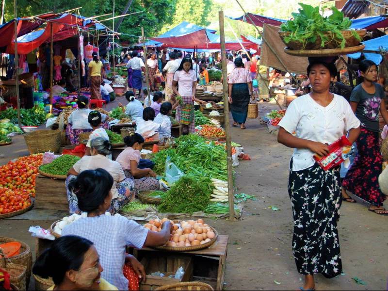 Bezoek lokale markten tijdens uw reis