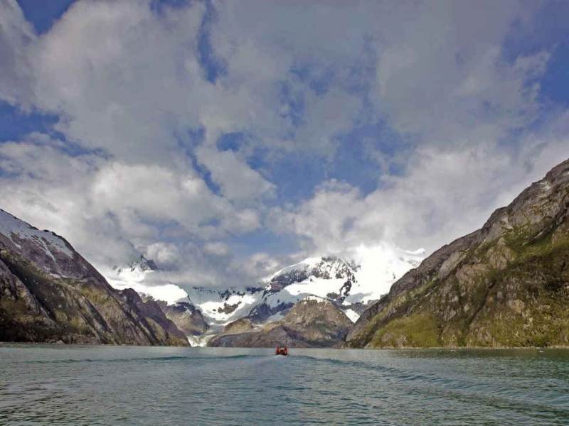 Het landschap van meer en bergen in Chili
